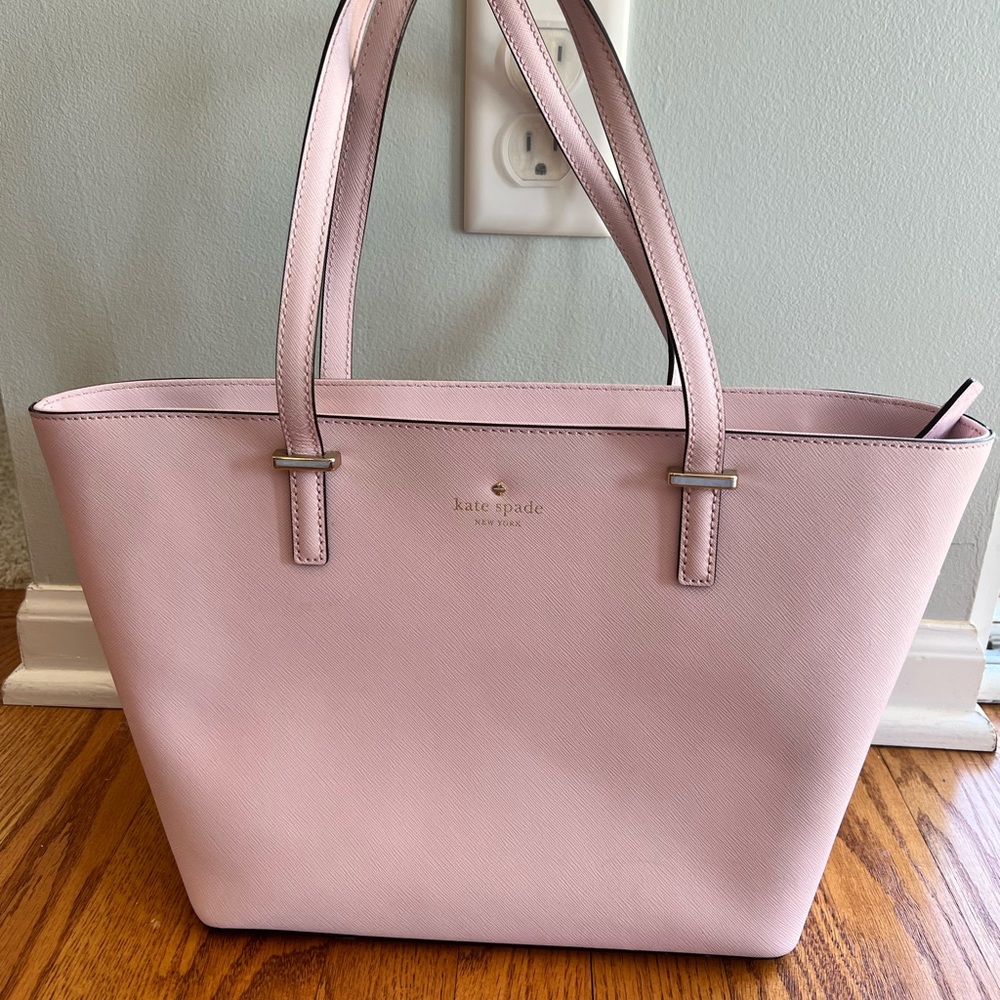 Kate spade purse, great condition!